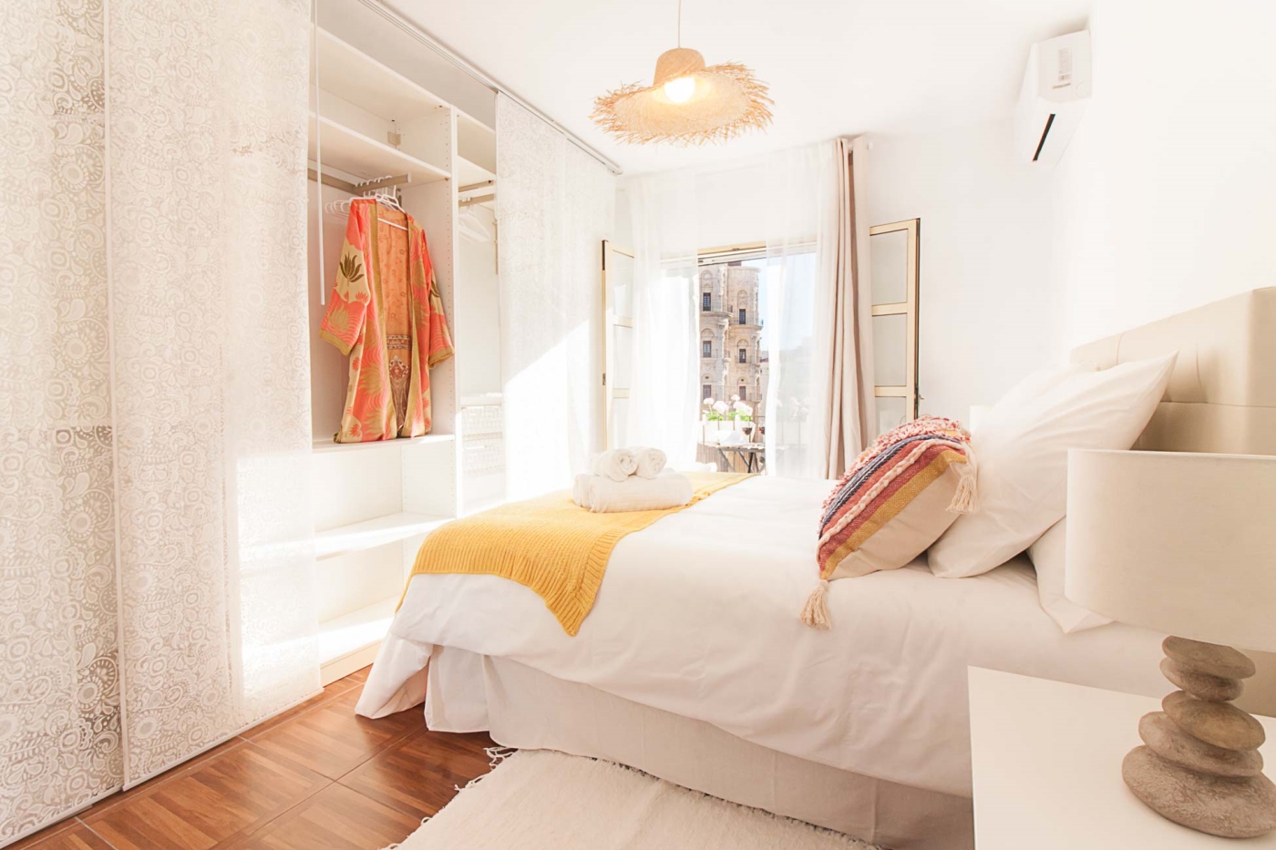 image Apartment with Balcony Cathedral Views 10