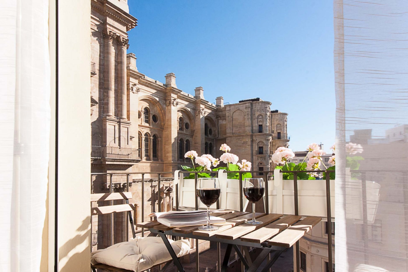 image Apartment with Balcony Cathedral Views 14