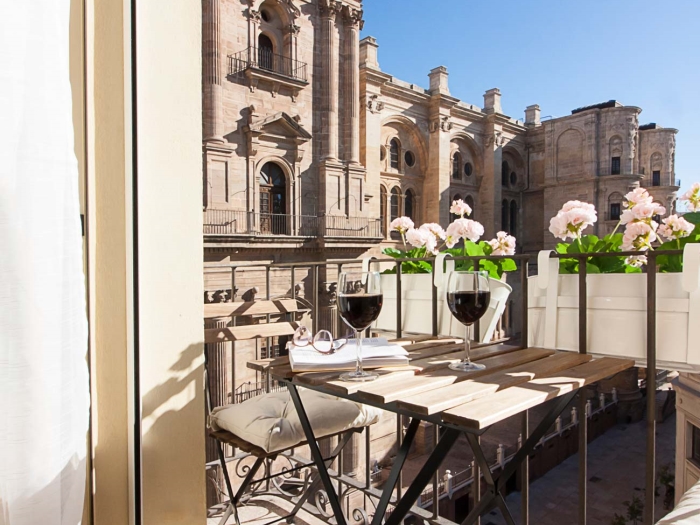 image Apartment with Balcony Cathedral Views 1