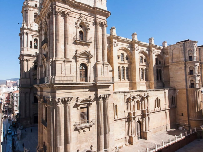 image Apartment with Balcony Cathedral Views 2