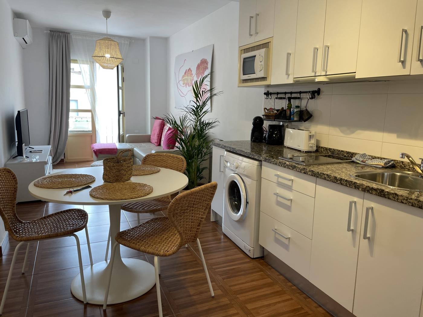 image Apartment with Balcony Cathedral Views 7