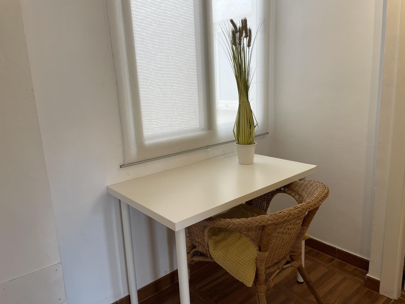image Apartment with Balcony Cathedral Views 8