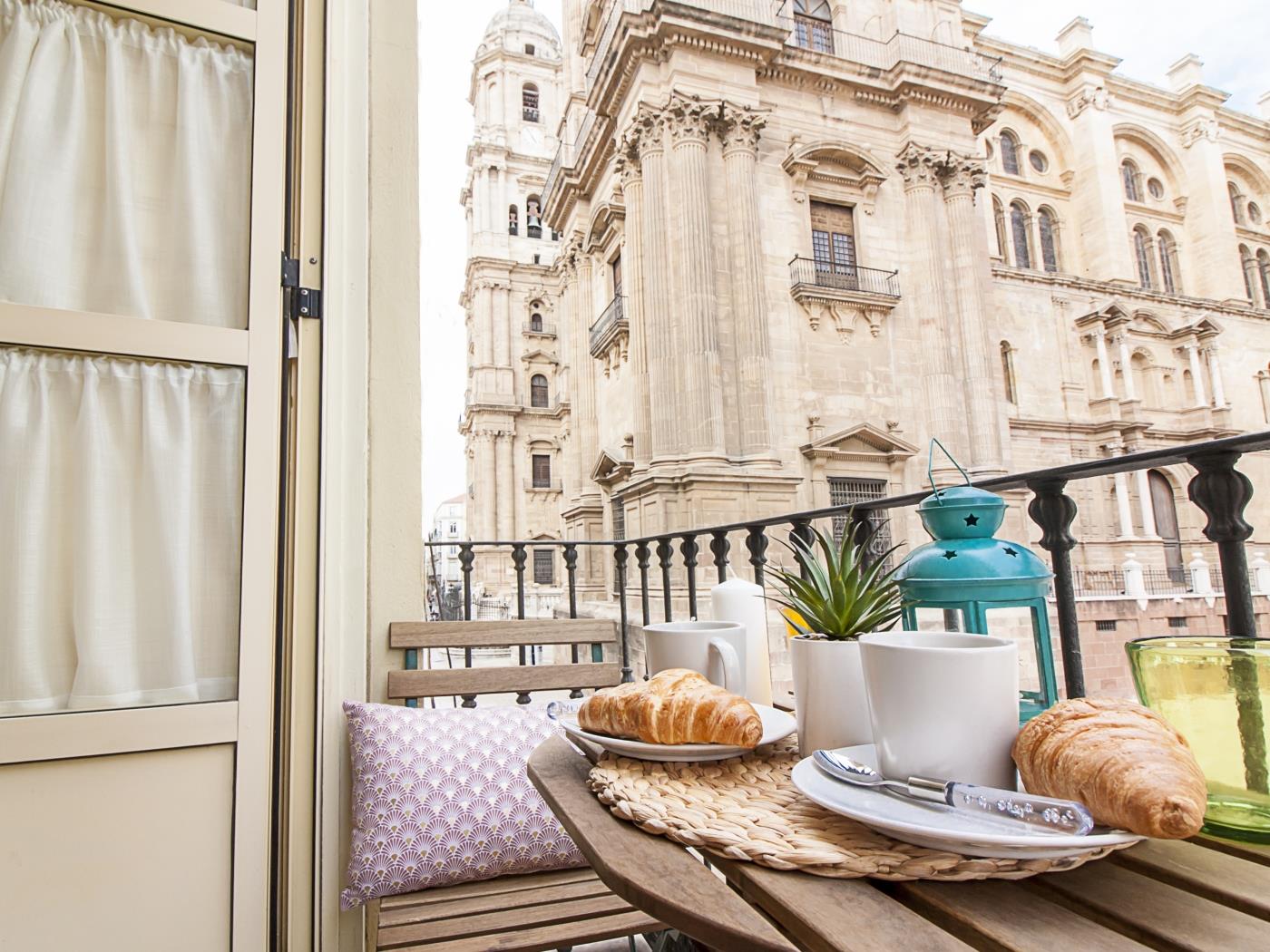 image Malaga Center Flat Cathedral Balcony Love 14