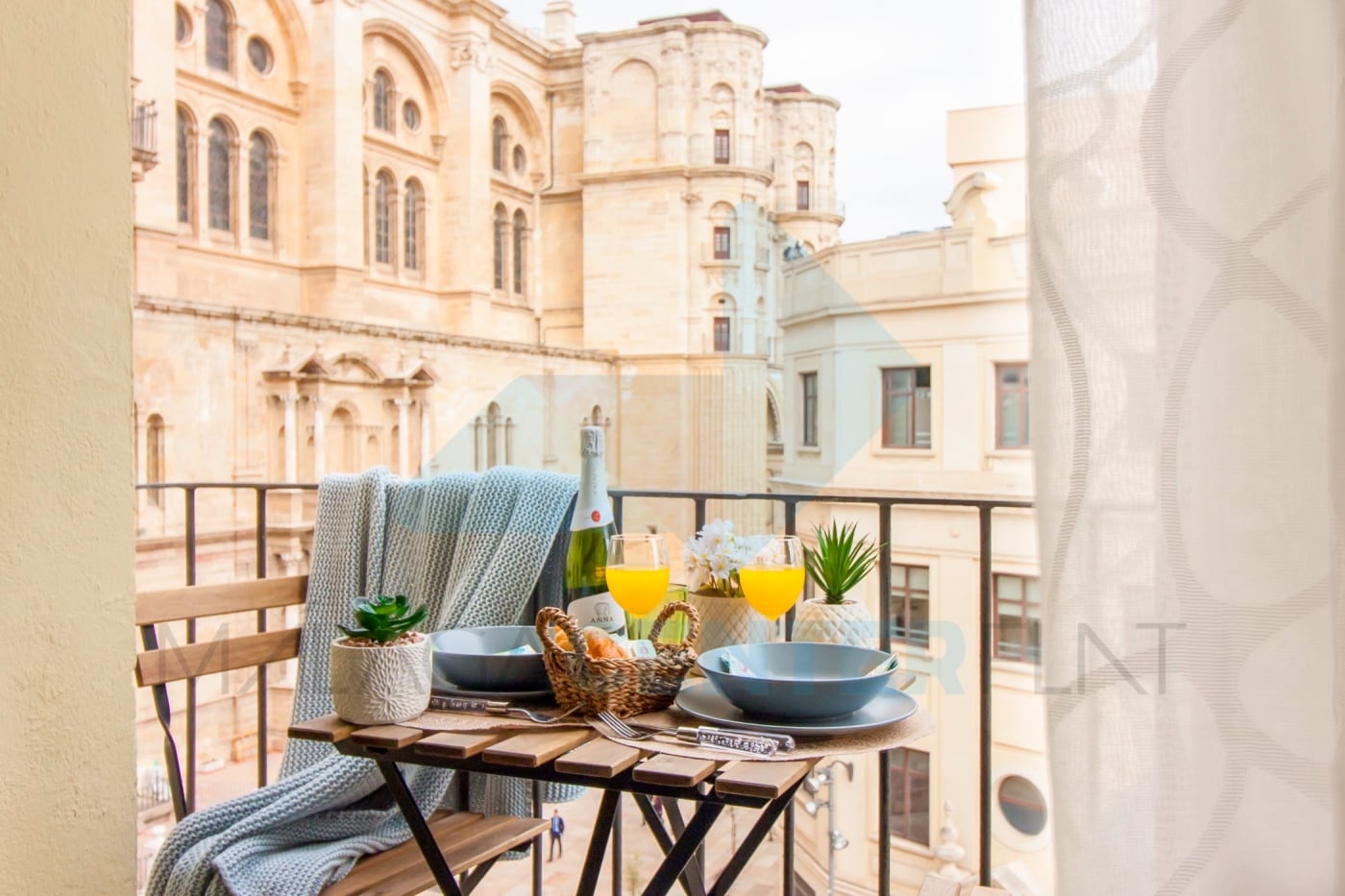 image Malaga Center Flat Cathedral Balcony Experience 1