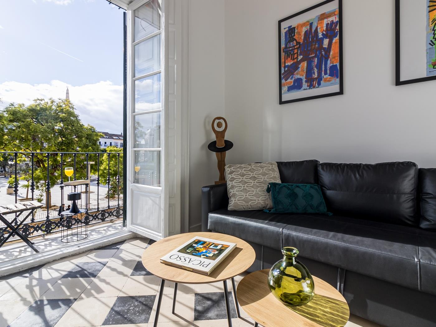 image Malaga Center Flat Balcony Picasso Plaza Merced 3