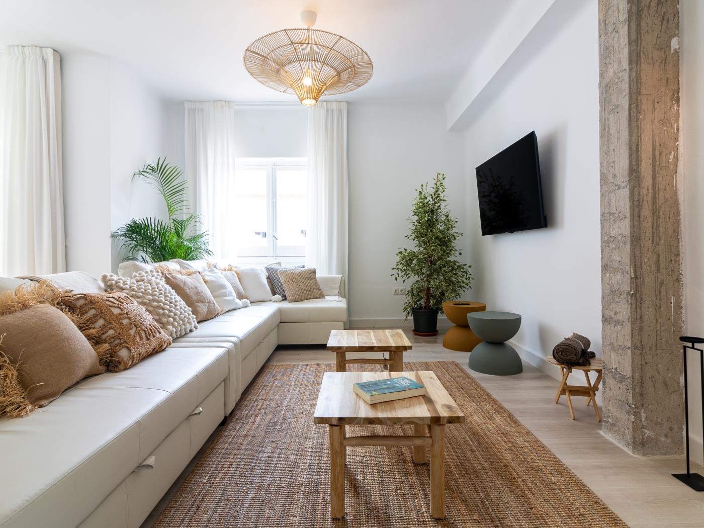 image Malaga Holidays City Center 5 bedrooms & Terrace 2